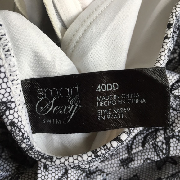 Smart & Sexy Swimsuit Top - Picture 3 of 3